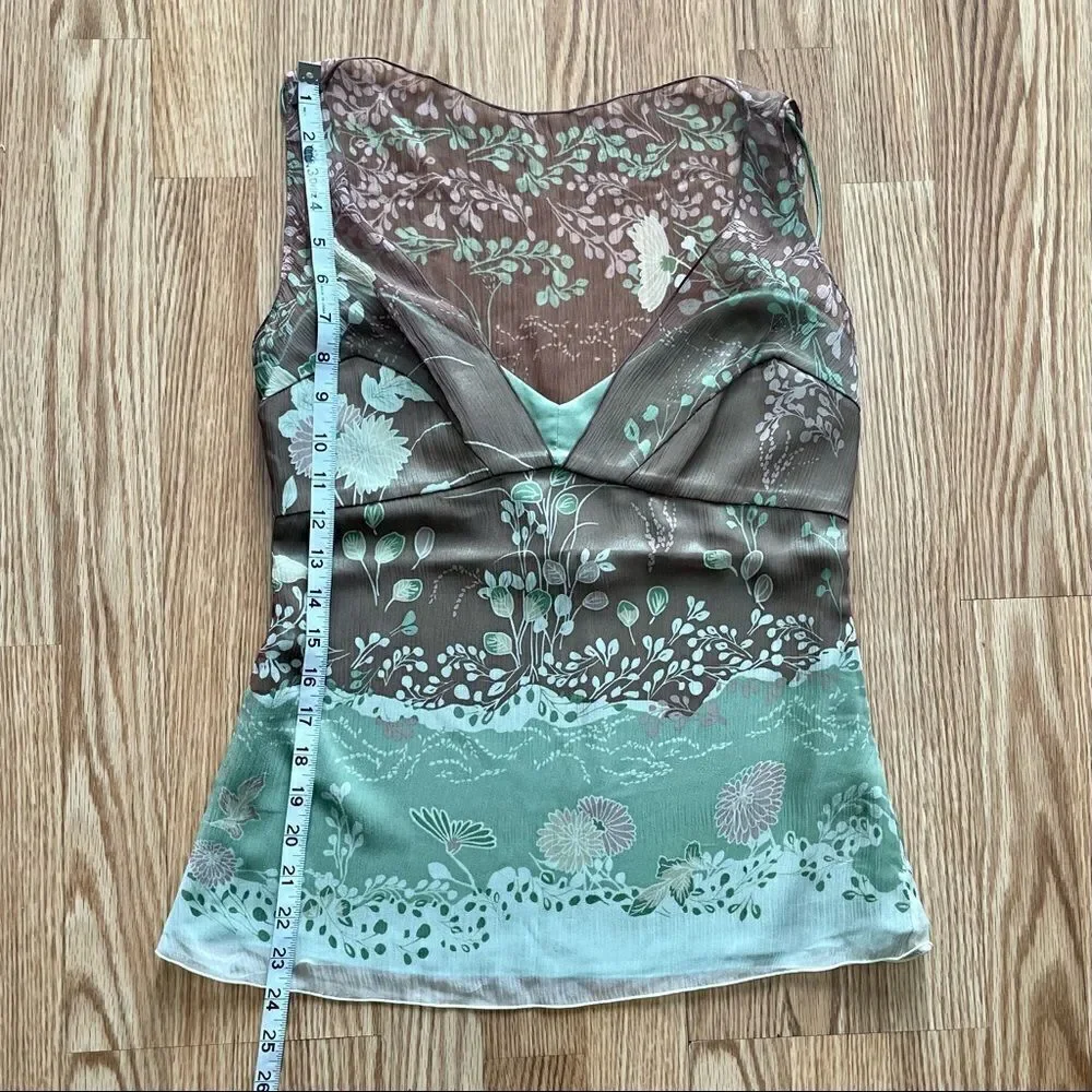 𝅺TAHARI Silk Floral Tank - Picture 10 of 11